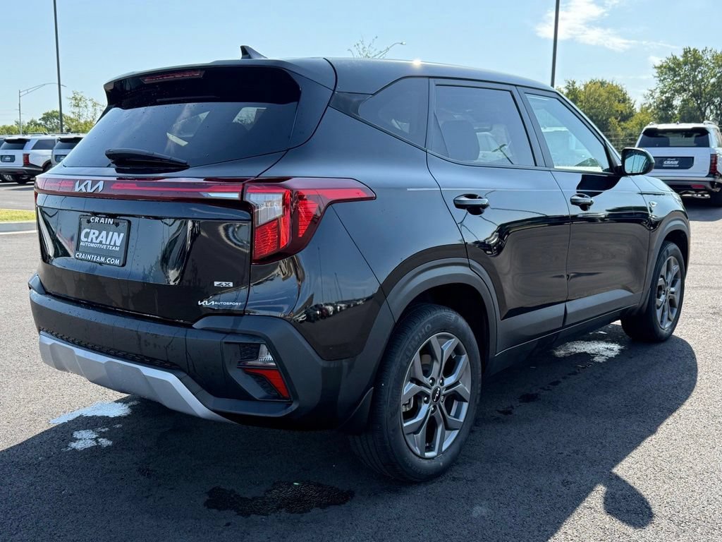 Used 2024 Kia Seltos LX AWD/4WD image 5