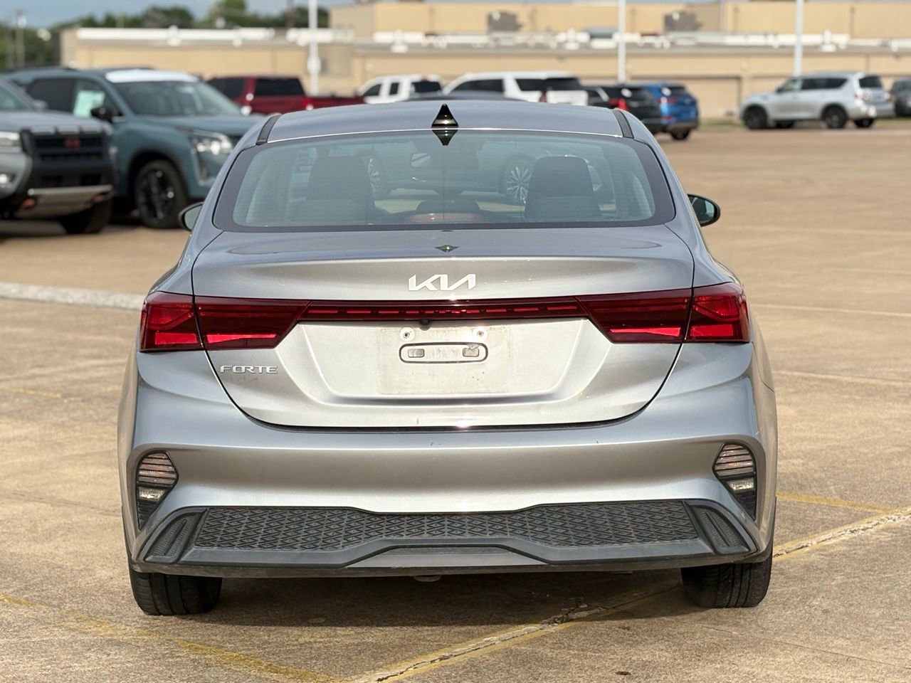 Used 2022 Kia Forte LXS FWD image 5