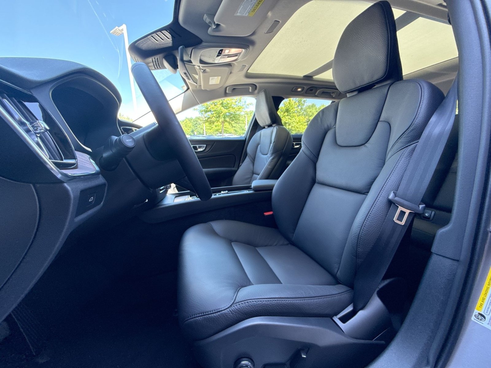 New 2026 Volvo V60 B5 Cross Country Plus w/ Protection Package Premier AWD/4WD image 13
