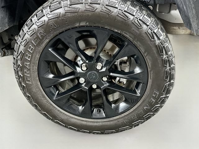 Used 2025 Jeep Gladiator Sport AWD/4WD image 28