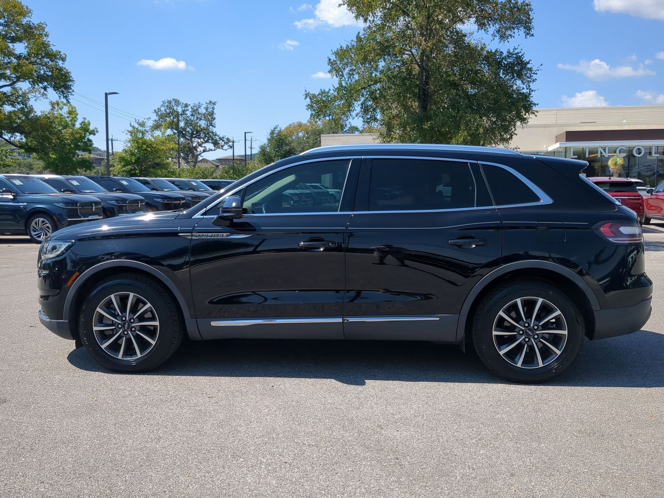Used 2021 Lincoln Nautilus FWD image 6