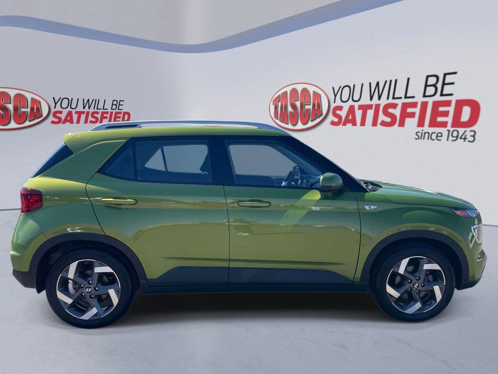 Used 2023 Hyundai Venue SEL image 5