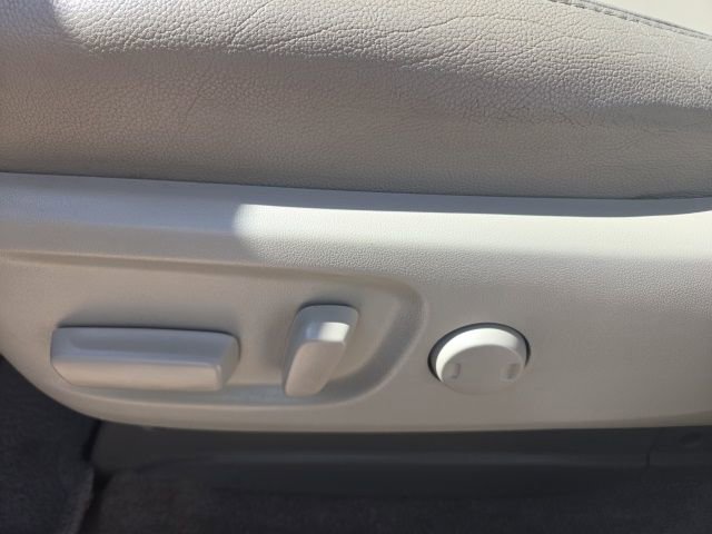 Used 2015 Toyota Sienna XLE image 12