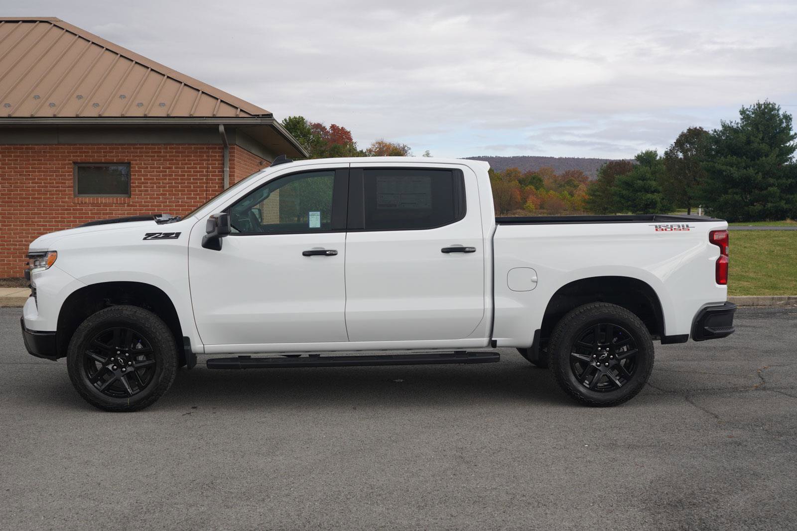 New 2026 Chevrolet Silverado 1500 LT Trail Boss w/ LPO, Dark Essentials Package image 7