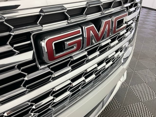 Used 2023 GMC Terrain Denali w/ LPO, Floor Liner Package AWD/4WD image 11