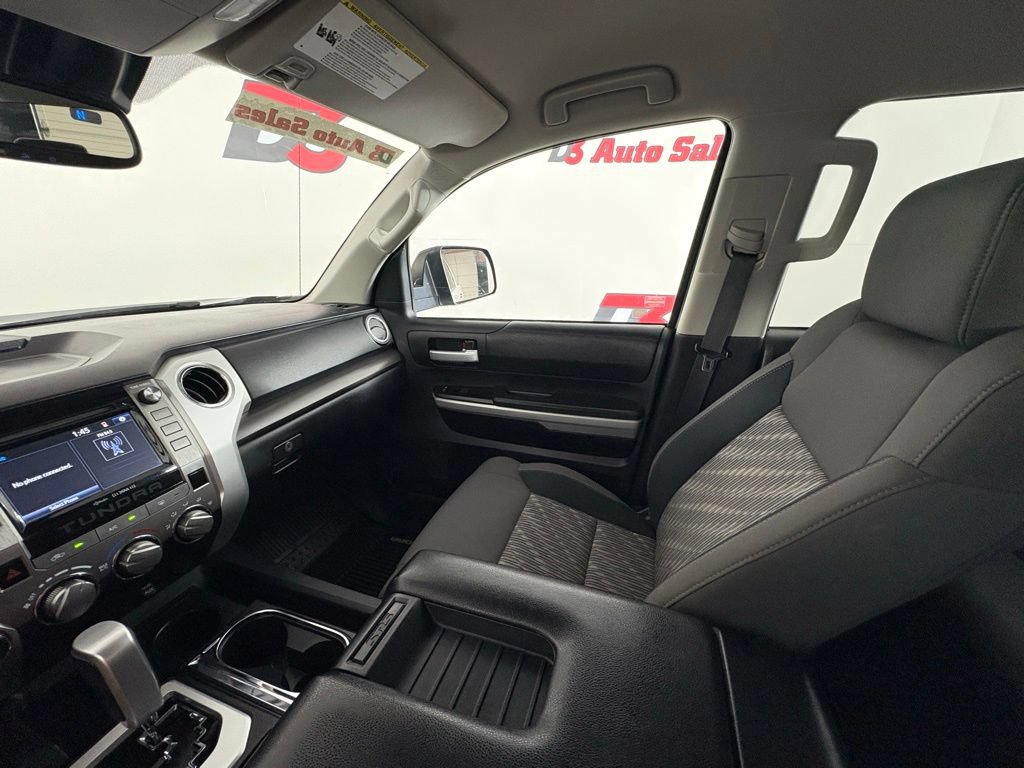 Used 2018 Toyota Tundra SR5 w/ TRD Off Road Package AWD/4WD image 27