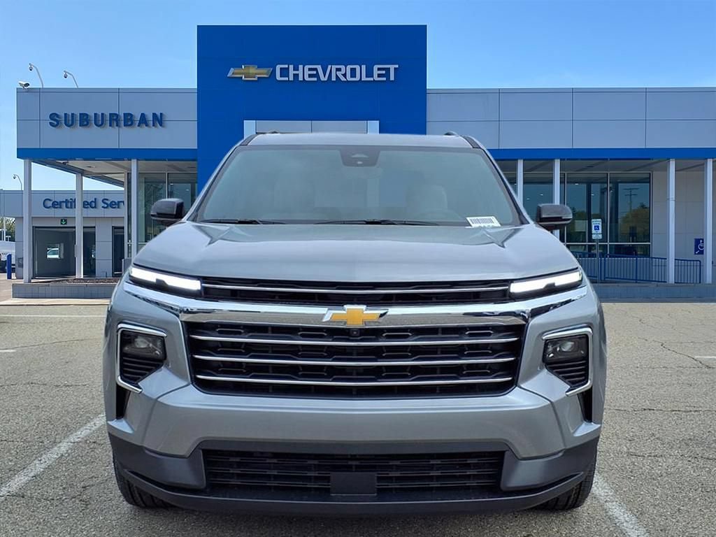 New 2026 Chevrolet Traverse LT w/ Driver Confidence Package AWD/4WD image 2