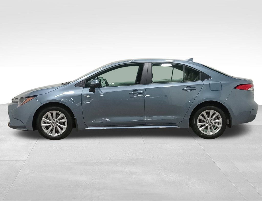 Used 2023 Toyota Corolla LE w/ LE Convenience Package FWD image 9