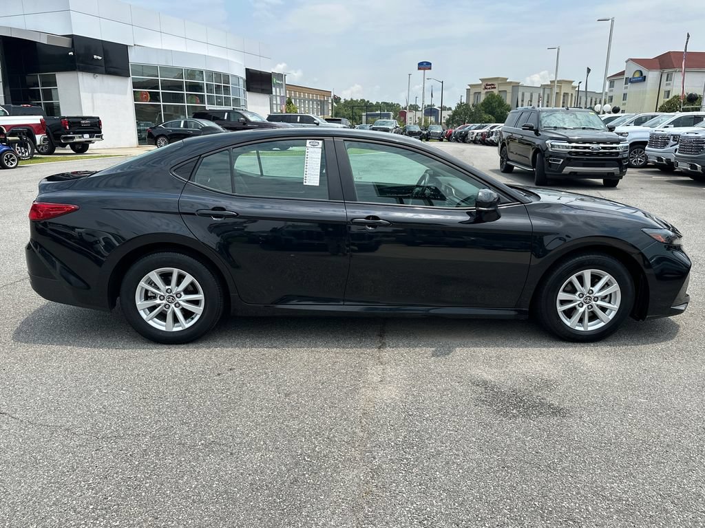 Used 2025 Toyota Camry LE AWD/4WD image 8