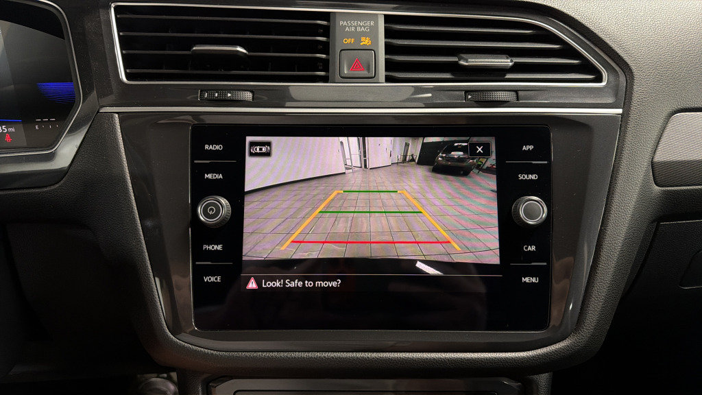 Certified 2024 Volkswagen Tiguan SE AWD/4WD image 25