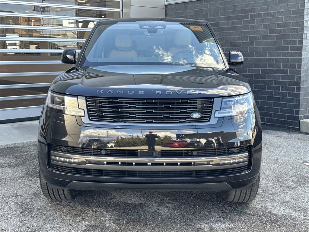New 2026 Land Rover Range Rover SE image 2