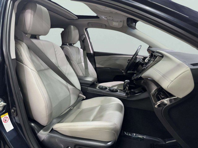 Used 2018 Toyota Avalon Limited image 41