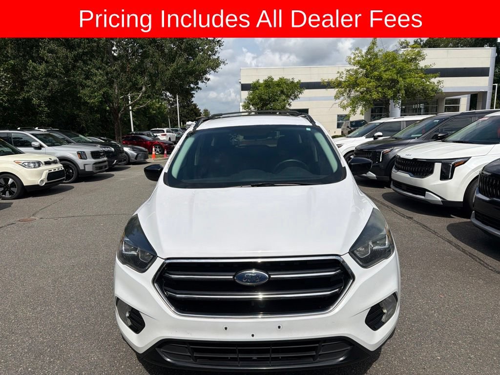 Used 2017 Ford Escape SE w/ SE Sport Appearance Package AWD/4WD image 2