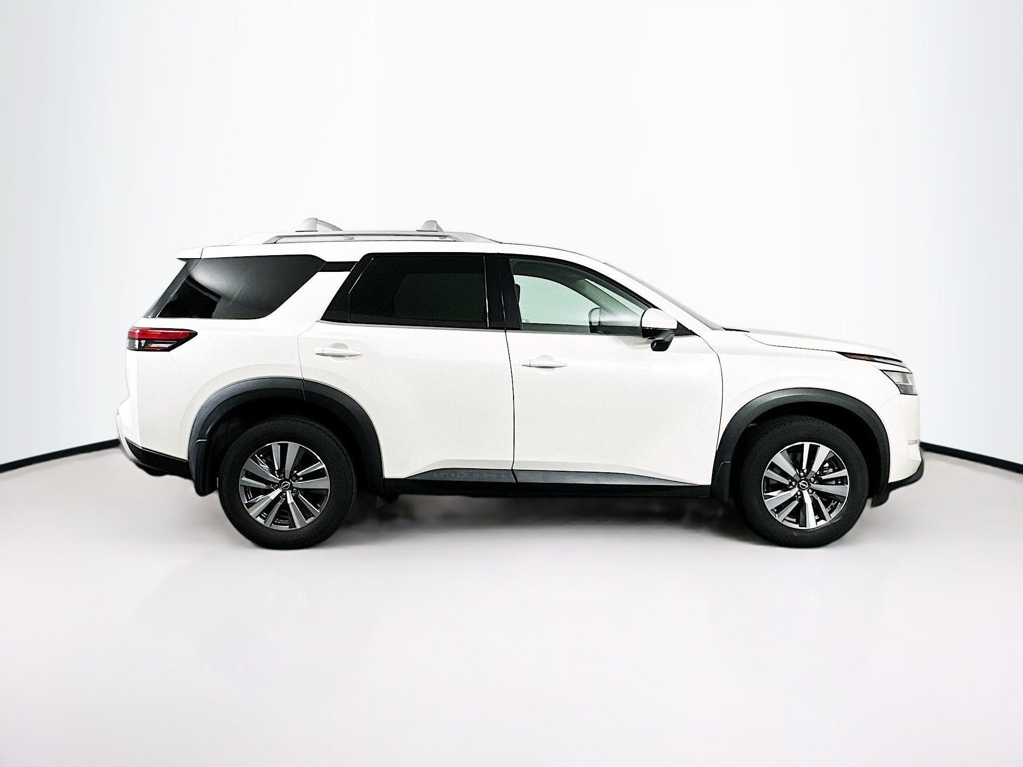 Used 2024 Nissan Pathfinder SL AWD/4WD image 10