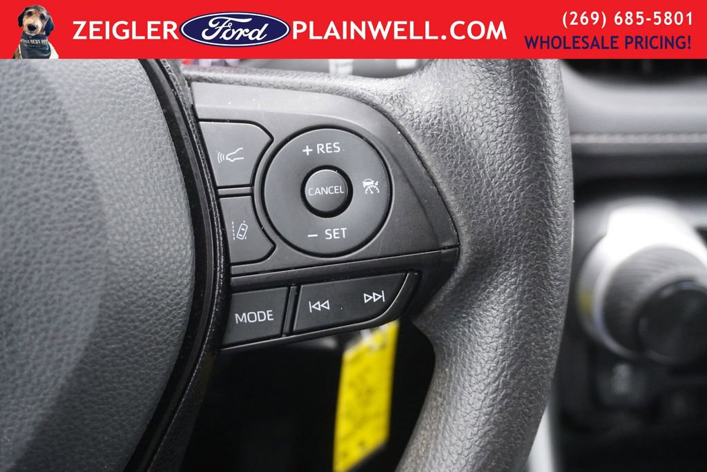 Used 2021 Toyota RAV4 LE image 22