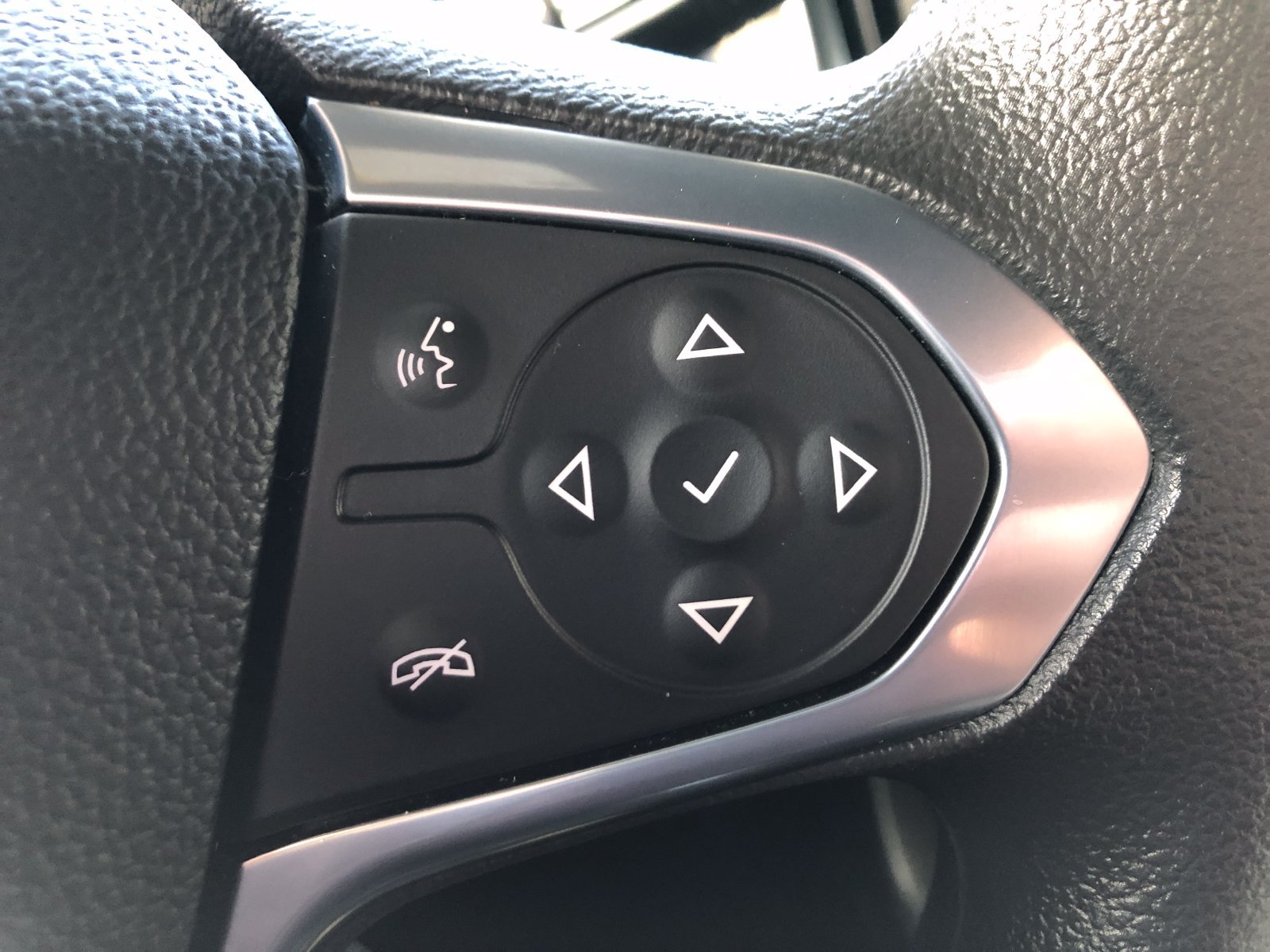 Used 2024 Chevrolet Traverse LS w/ Safety Package FWD image 34