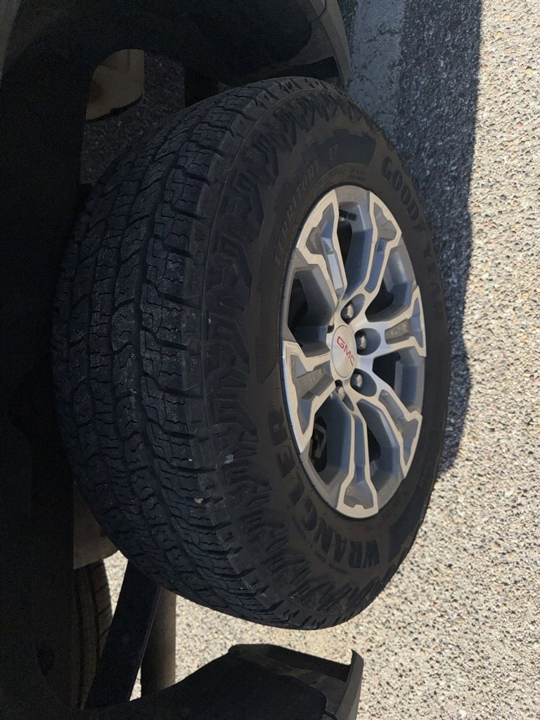 Used 2024 GMC Sierra 1500 SLT w/ SLT Convenience Package image 7