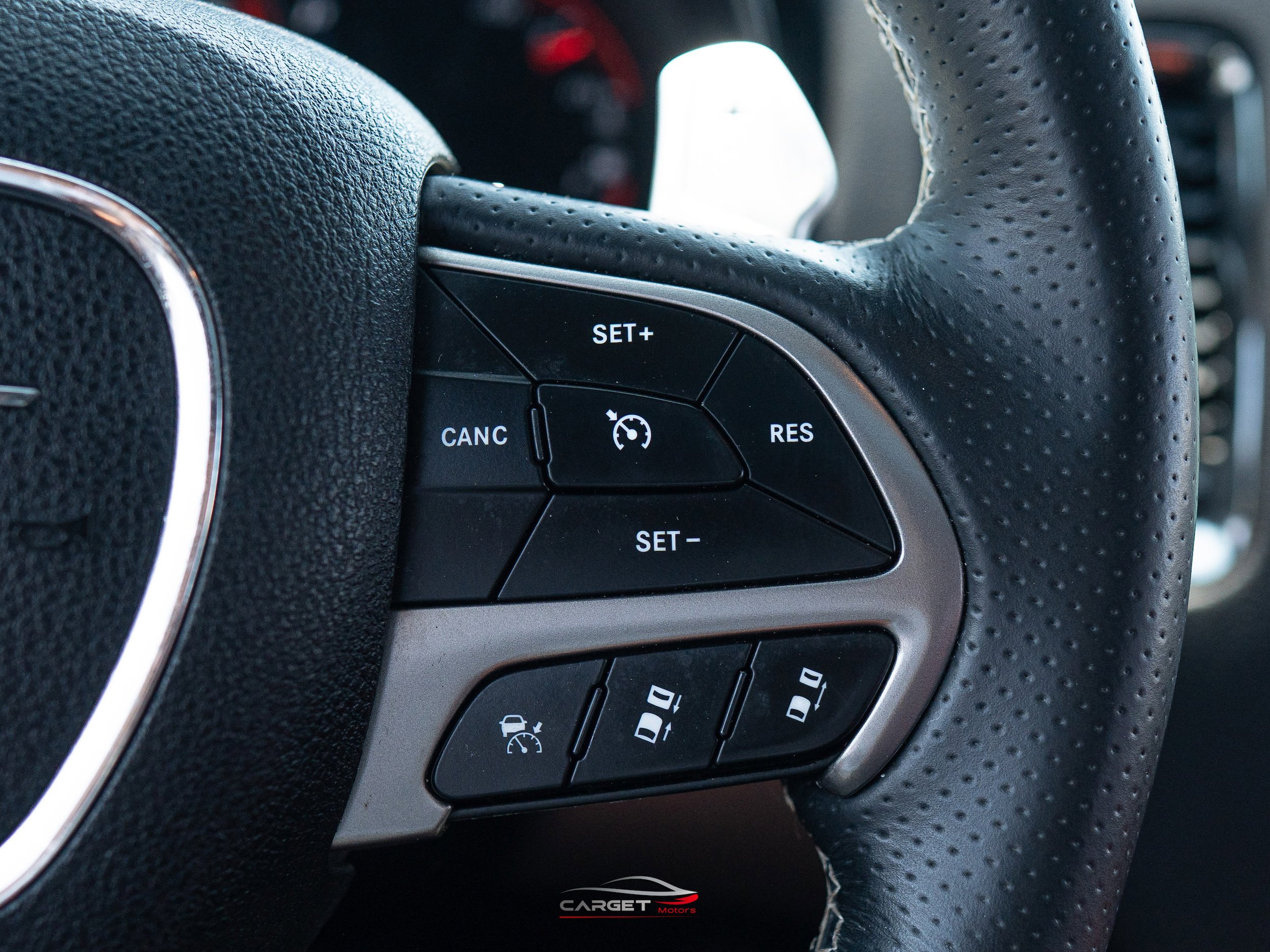 Used 2018 Dodge Durango SRT w/ Technology Group AWD/4WD image 27