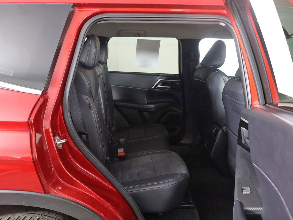 Used 2024 Mitsubishi Outlander SE image 31