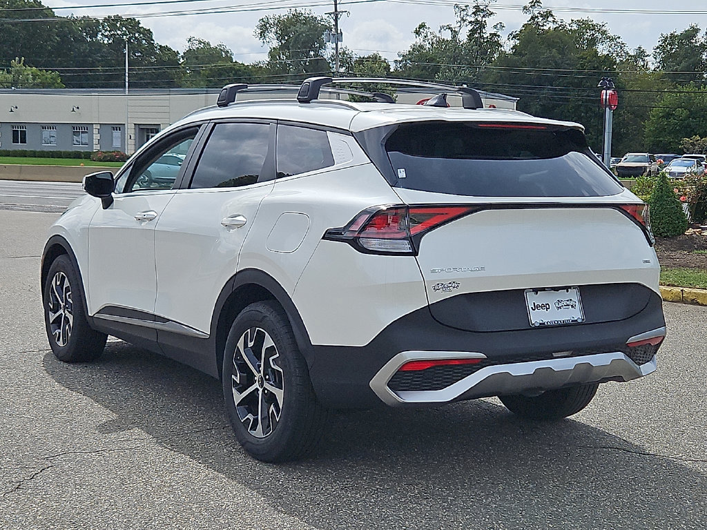 Used 2023 Kia Sportage EX AWD/4WD image 5