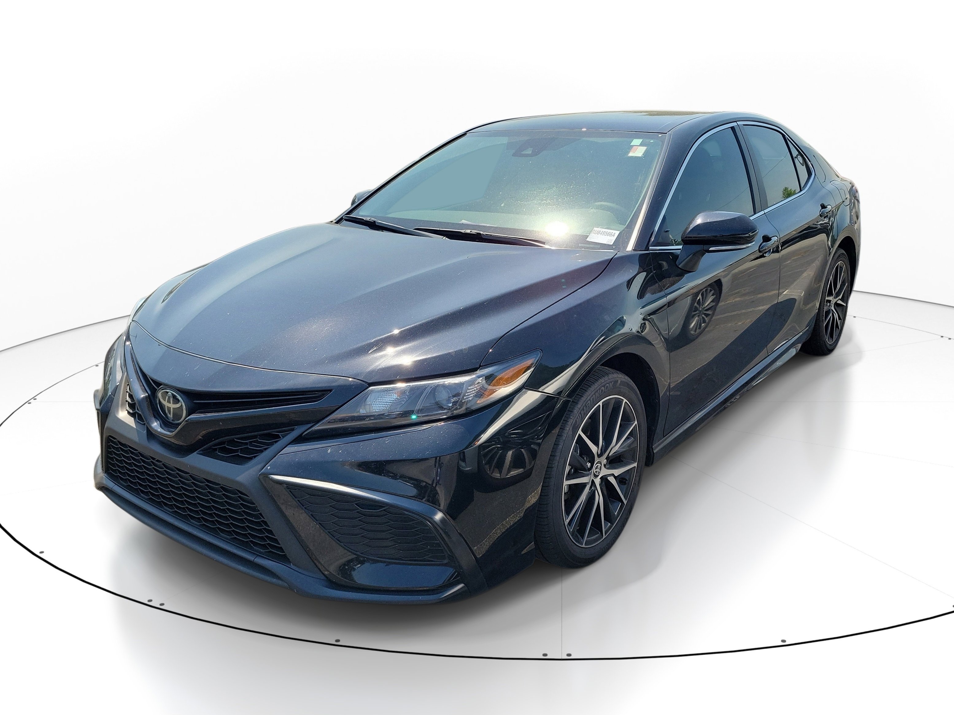 Used 2024 Toyota Camry SE w/ Convenience Package image 3