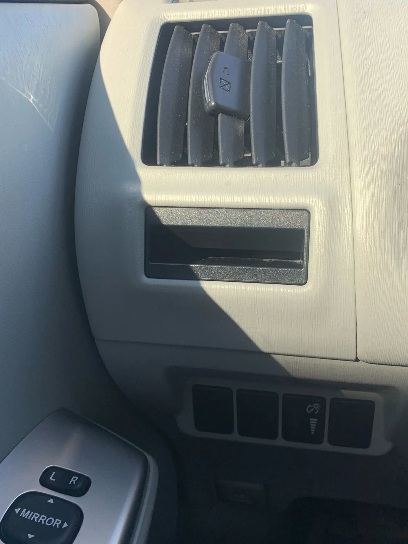 Used 2014 Toyota Prius V Five image 23