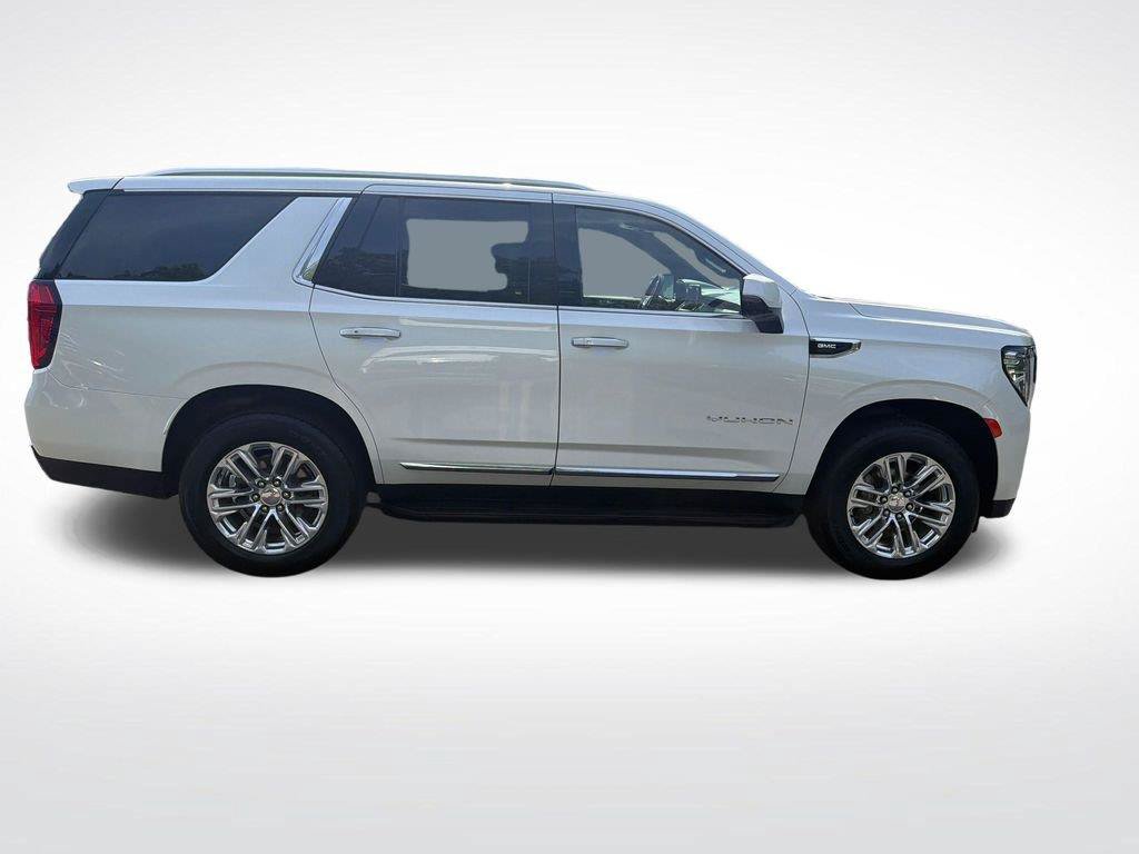 Certified 2023 GMC Yukon SLT w/ SLT Luxury Package AWD/4WD image 4