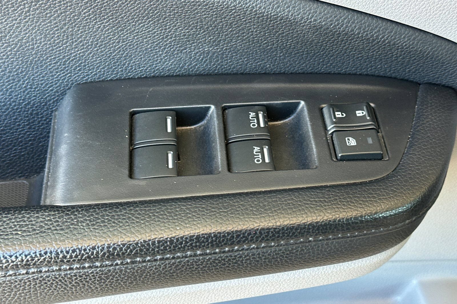 Used 2019 Honda Pilot EX image 12
