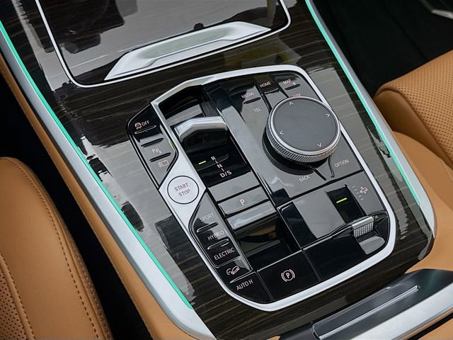 Used 2025 BMW X5 xDrive50e w/ M Sport Package image 17