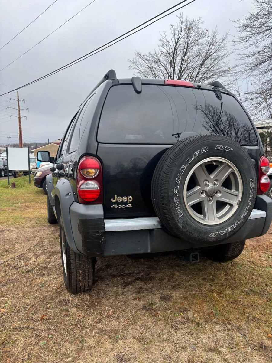 Used 2005 Jeep Liberty Renegade image 10