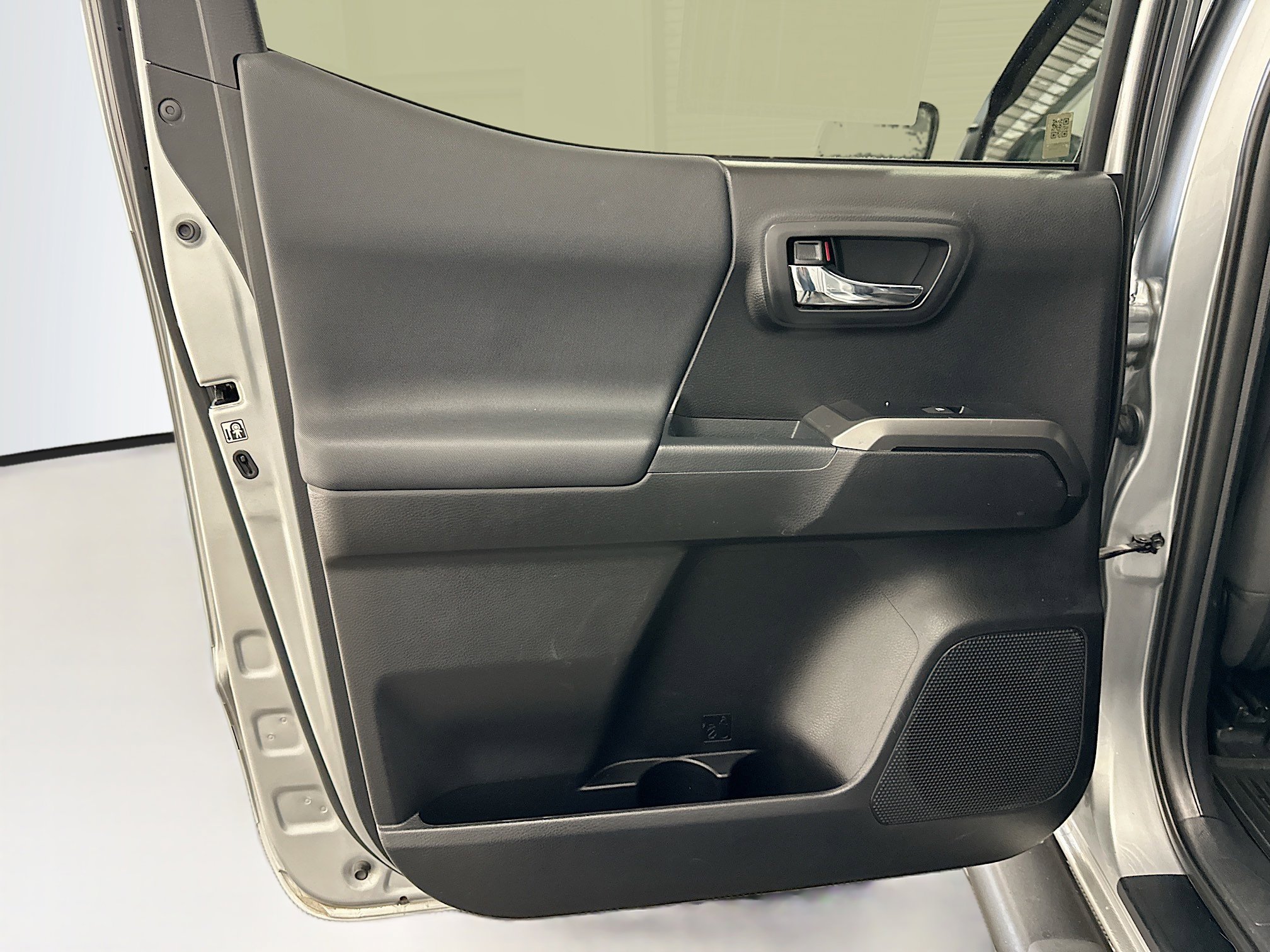 Used 2019 Toyota Tacoma TRD Sport image 27