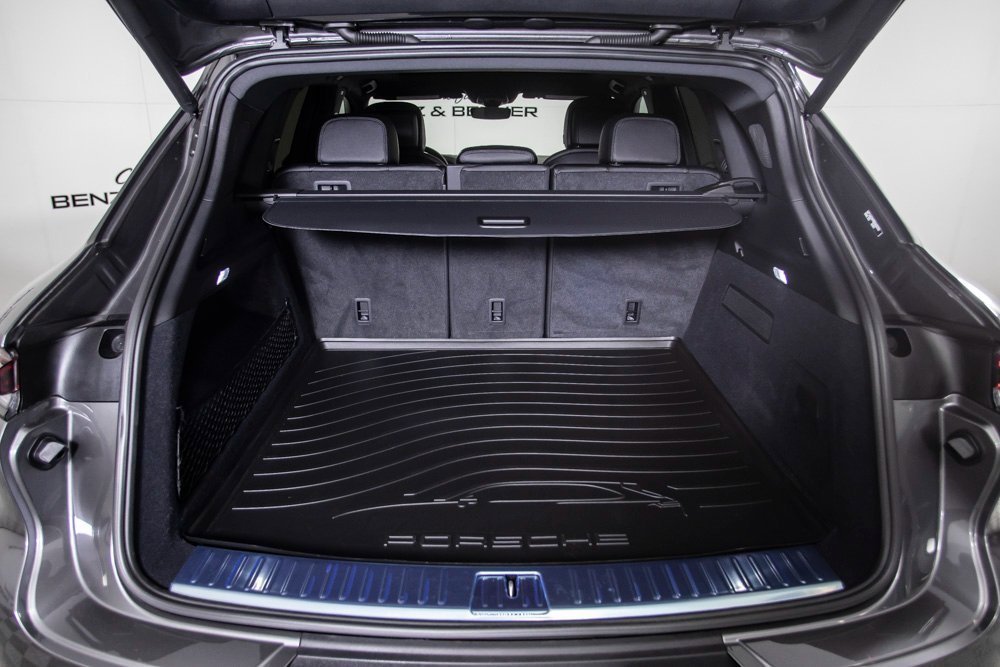 Used 2025 Porsche Cayenne image 9
