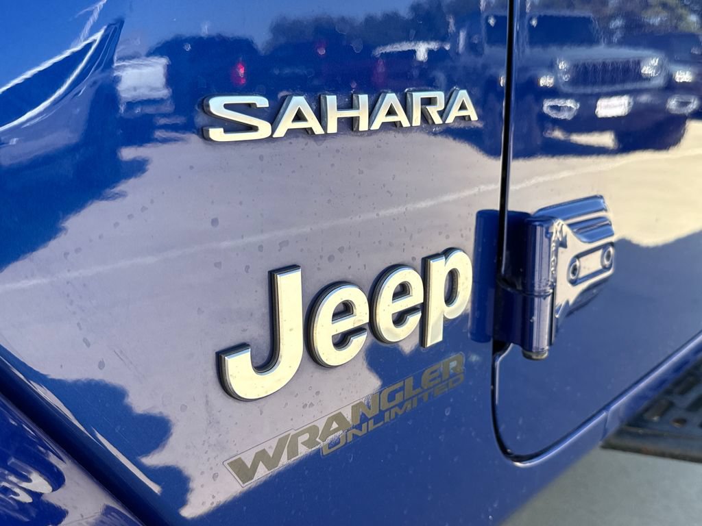 Used 2018 Jeep Wrangler Unlimited Sahara AWD/4WD image 6