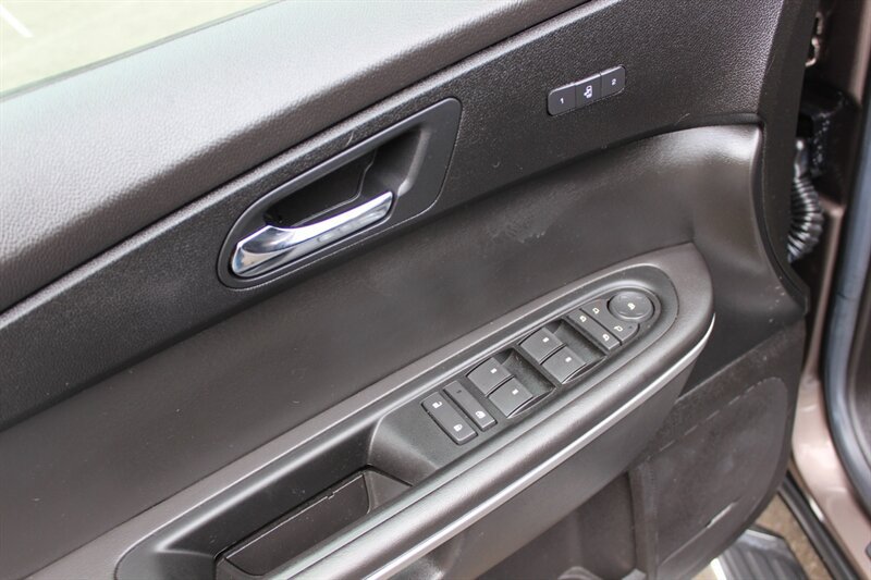 Used 2008 GMC Acadia SLT AWD/4WD image 11