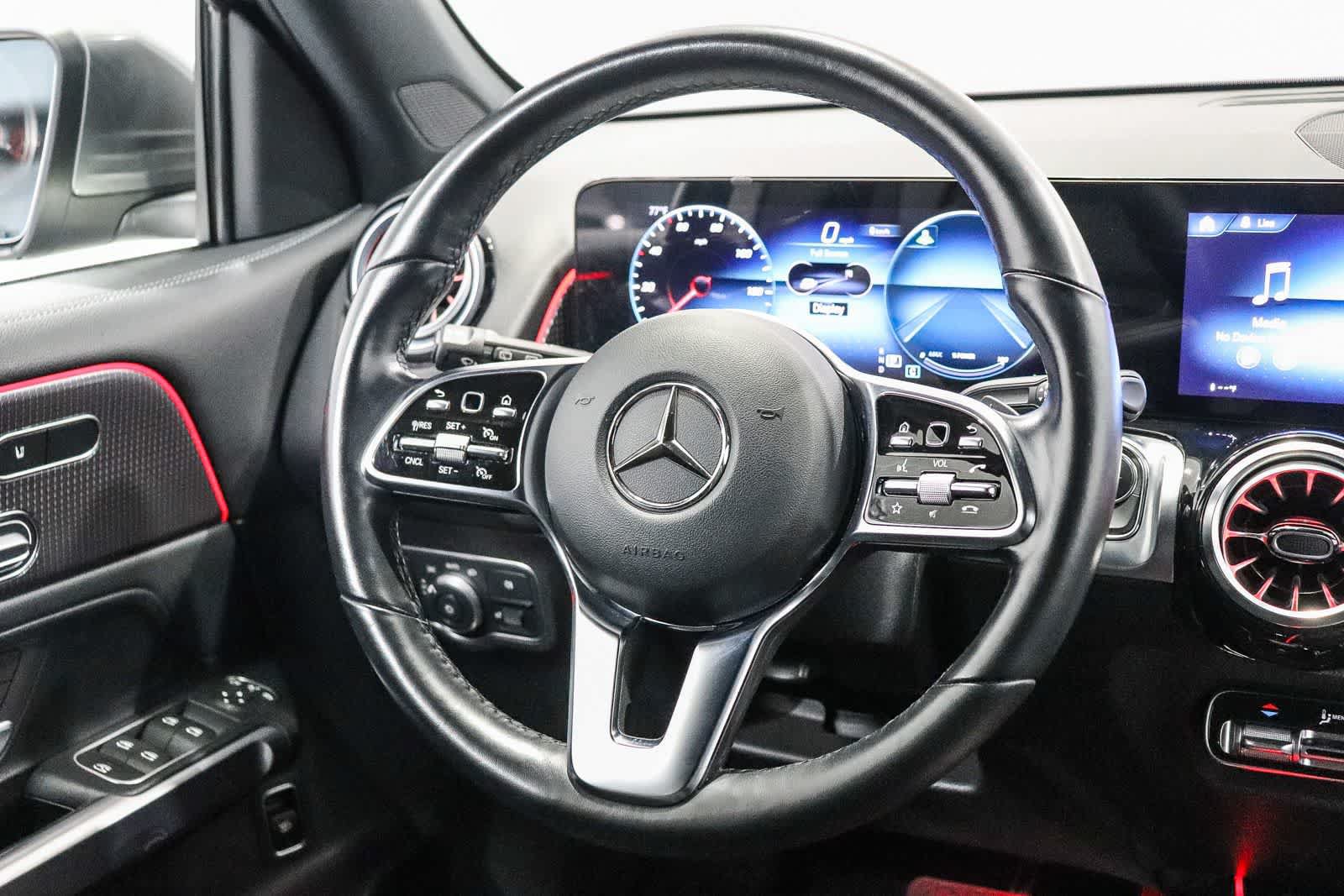 Used 2023 Mercedes-Benz EQB 300 4MATIC image 15