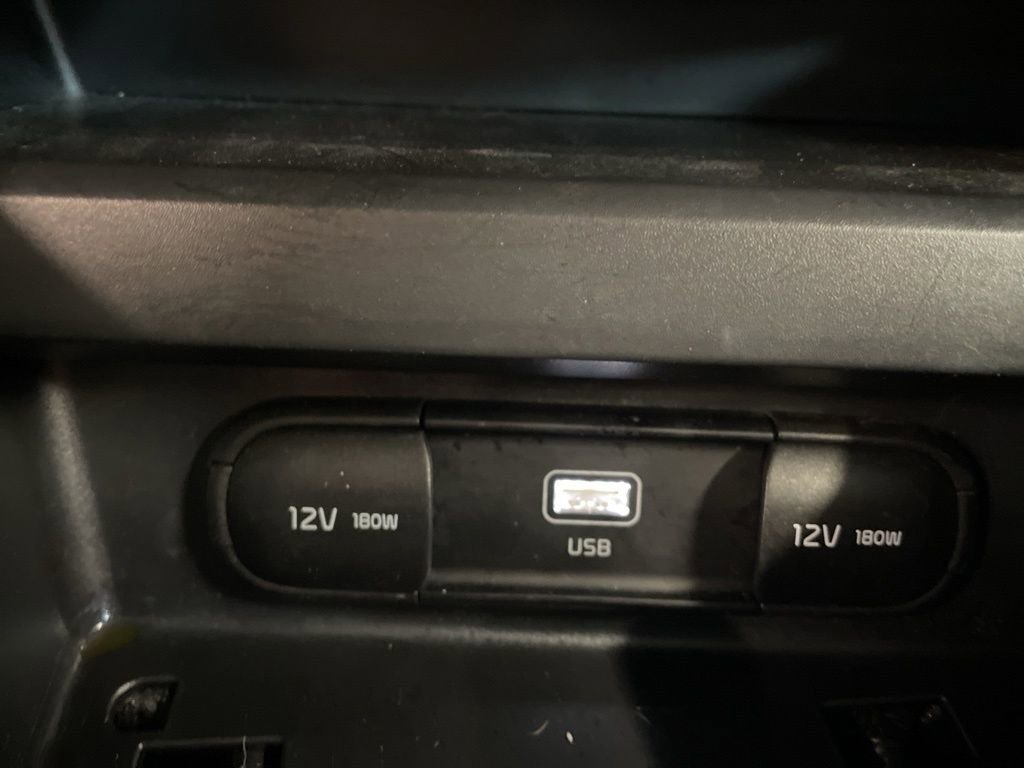 Certified 2023 Kia Soul LX FWD image 30
