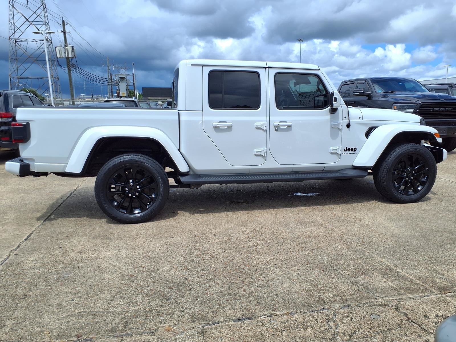 Used 2021 Jeep Gladiator Overland AWD/4WD image 28
