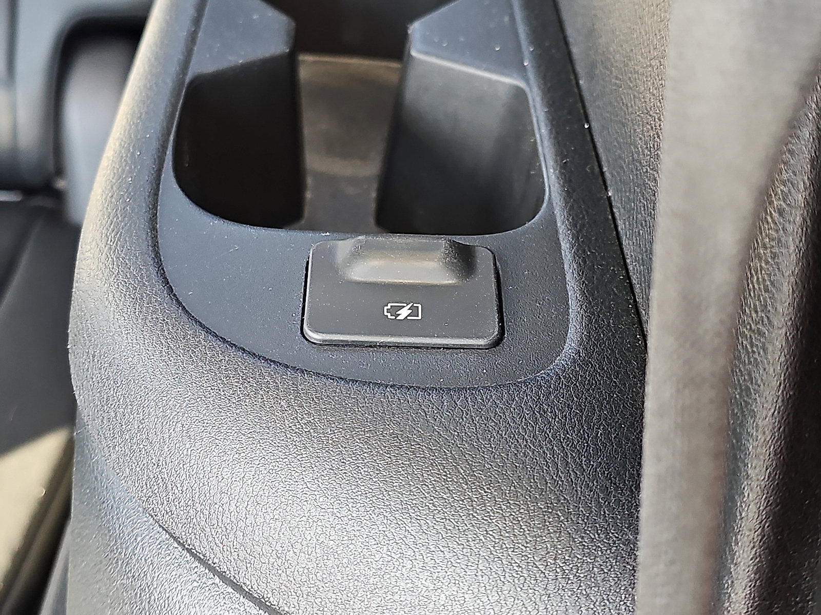 Used 2022 Nissan Pathfinder Platinum w/ Cargo Package image 11