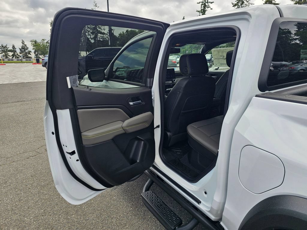 New 2026 Chevrolet Colorado ZR2 w/ Technology Package AWD/4WD image 16