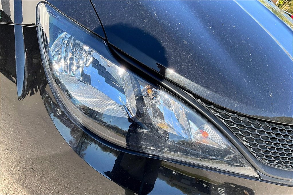 Used 2024 Chrysler Voyager LX FWD image 27