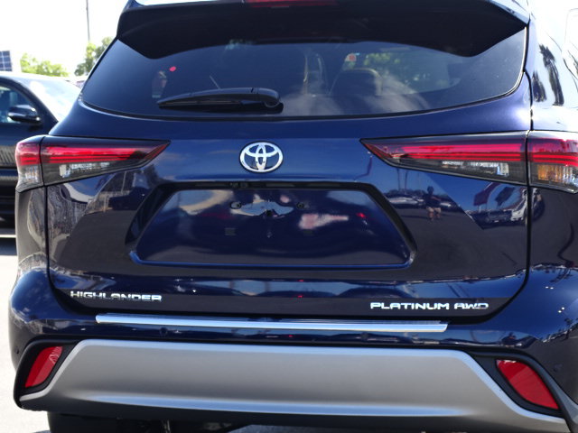 New 2026 Toyota Highlander Platinum AWD/4WD image 7