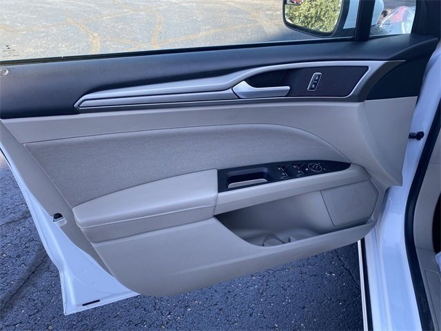 Used 2018 Ford Fusion SE image 20