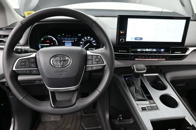 Certified 2026 Toyota Sienna XLE AWD/4WD image 24