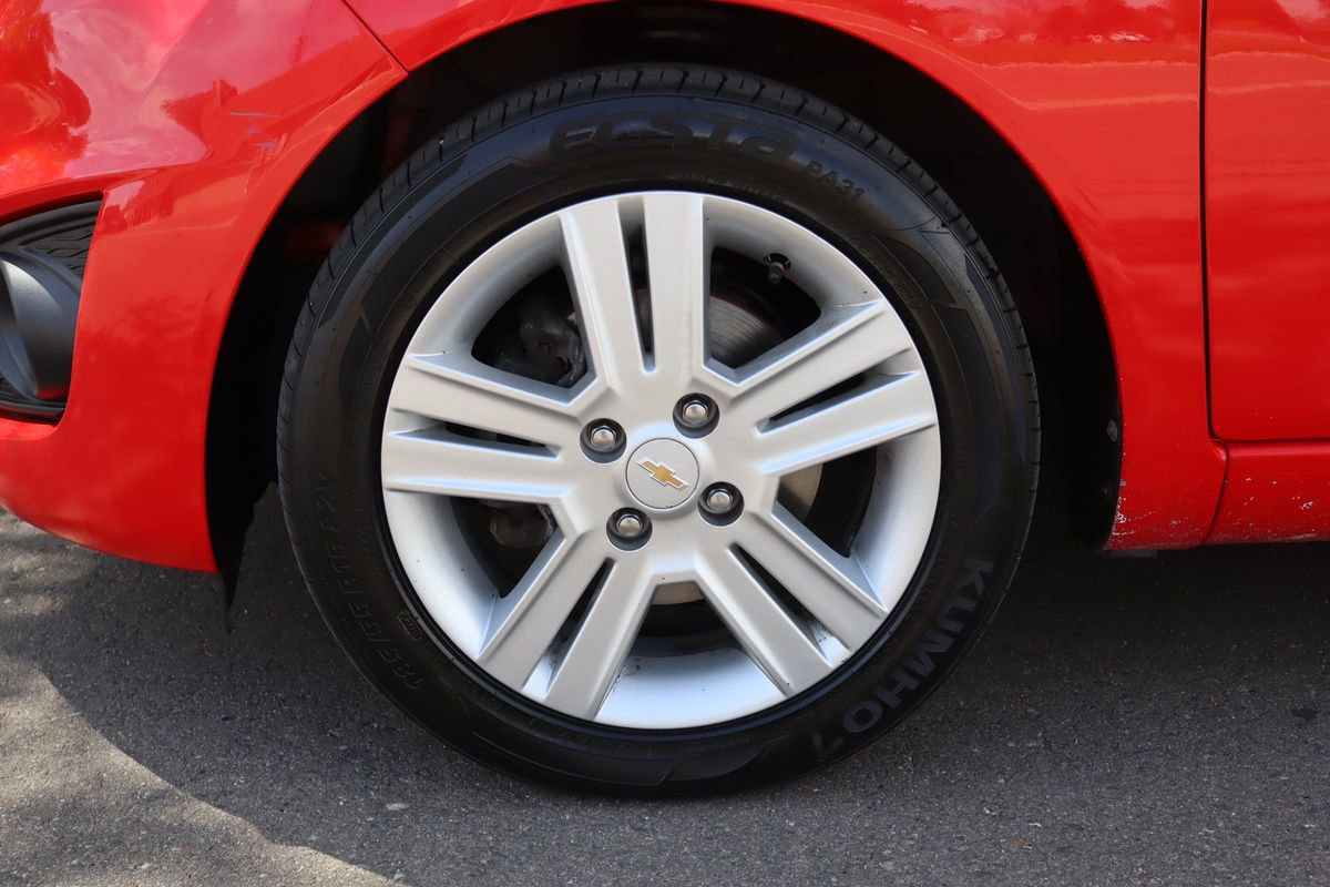 Used 2014 Chevrolet Spark LS image 38