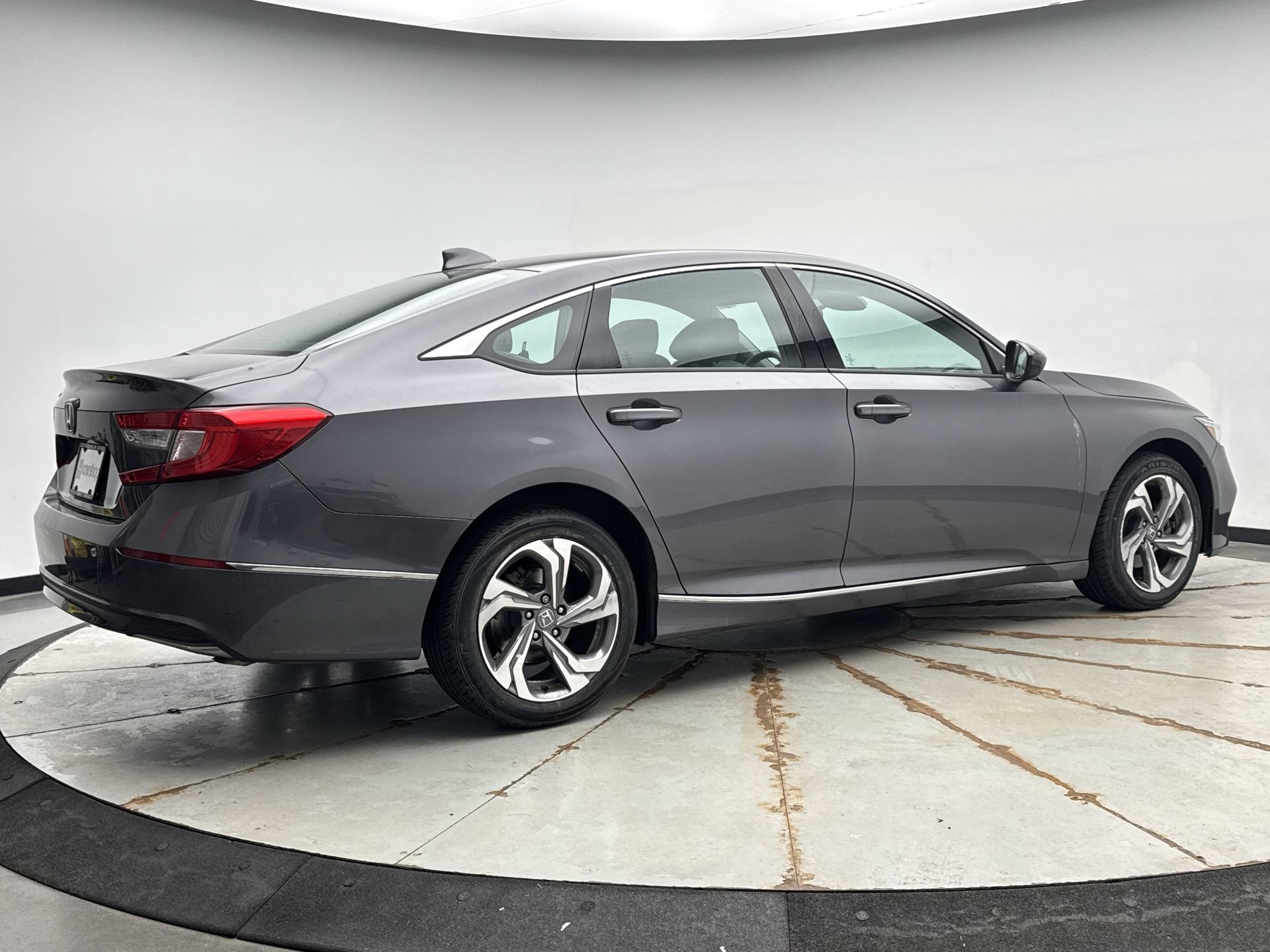 Used 2020 Honda Accord EX image 5