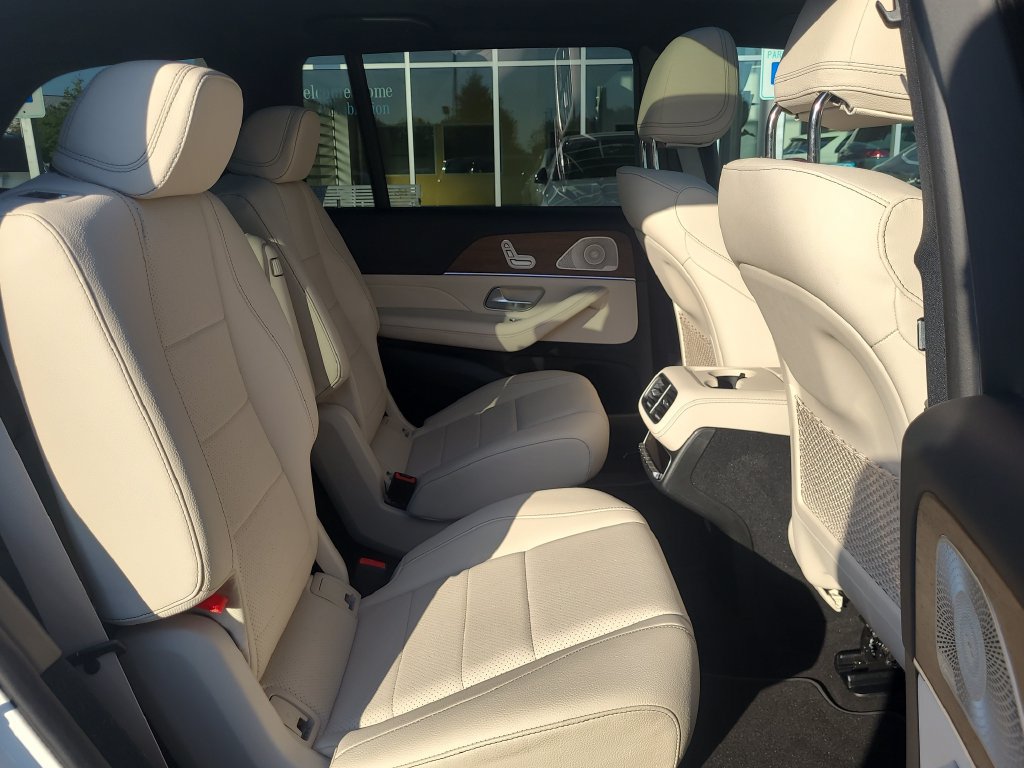 Used 2025 Mercedes-Benz GLS 450 4MATIC image 19