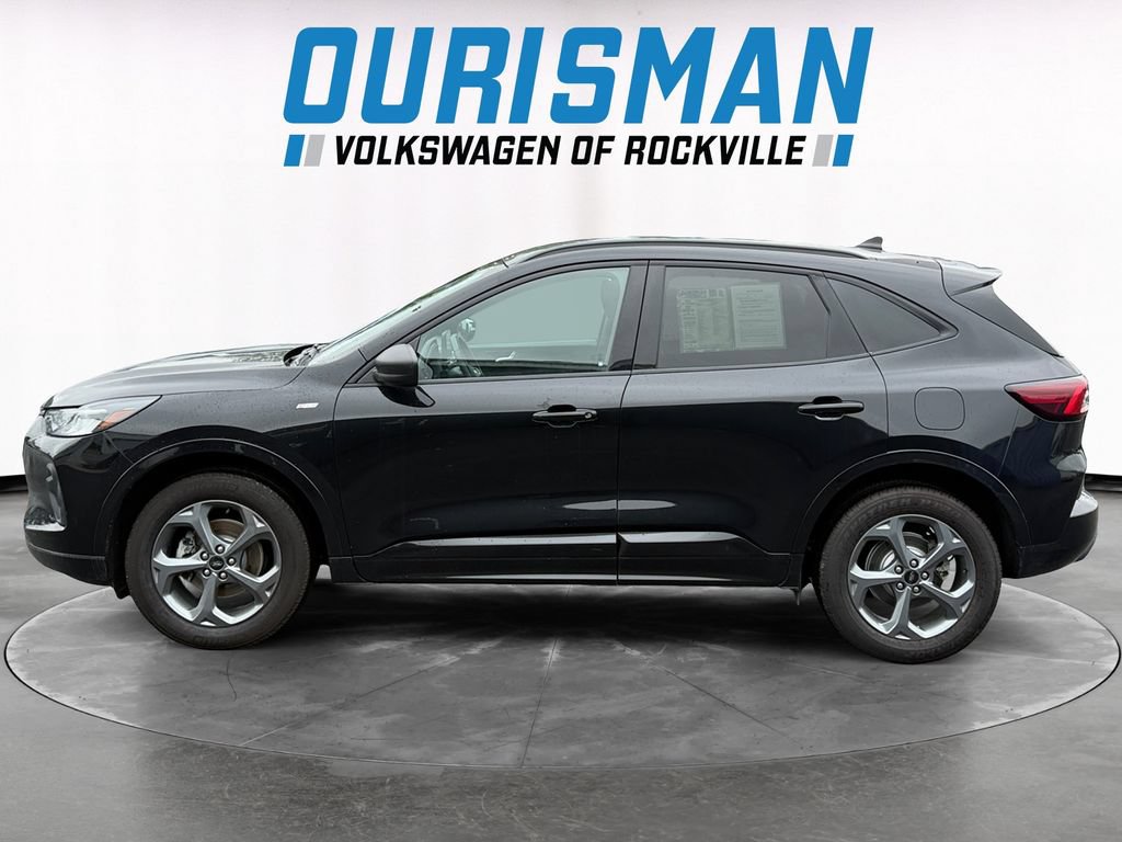 Used 2023 Ford Escape ST-Line AWD/4WD image 3