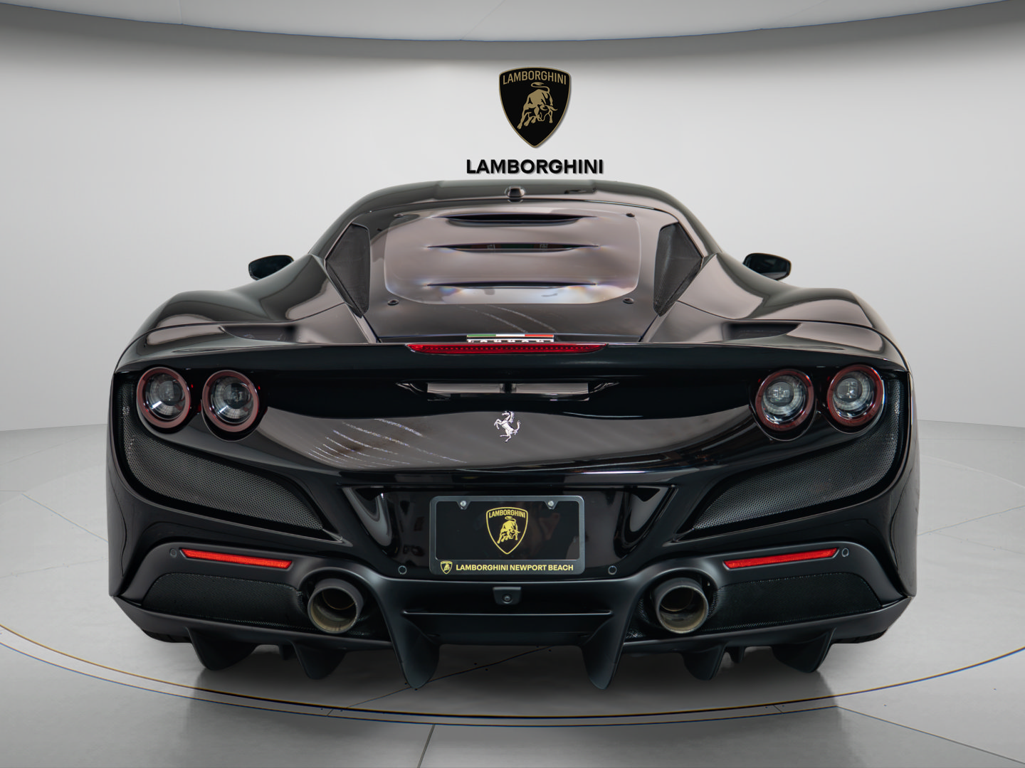 Used 2020 Ferrari F8 Tributo RWD image 5