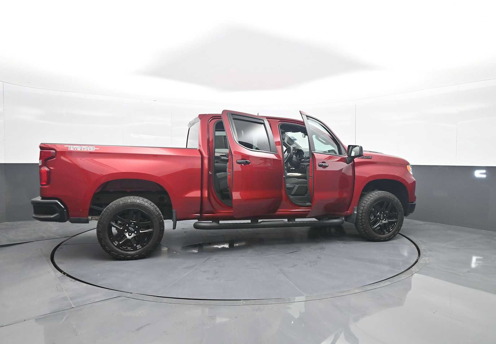 Used 2024 Chevrolet Silverado 1500 LT Trail Boss w/ LPO, Dark Essentials Package AWD/4WD image 43