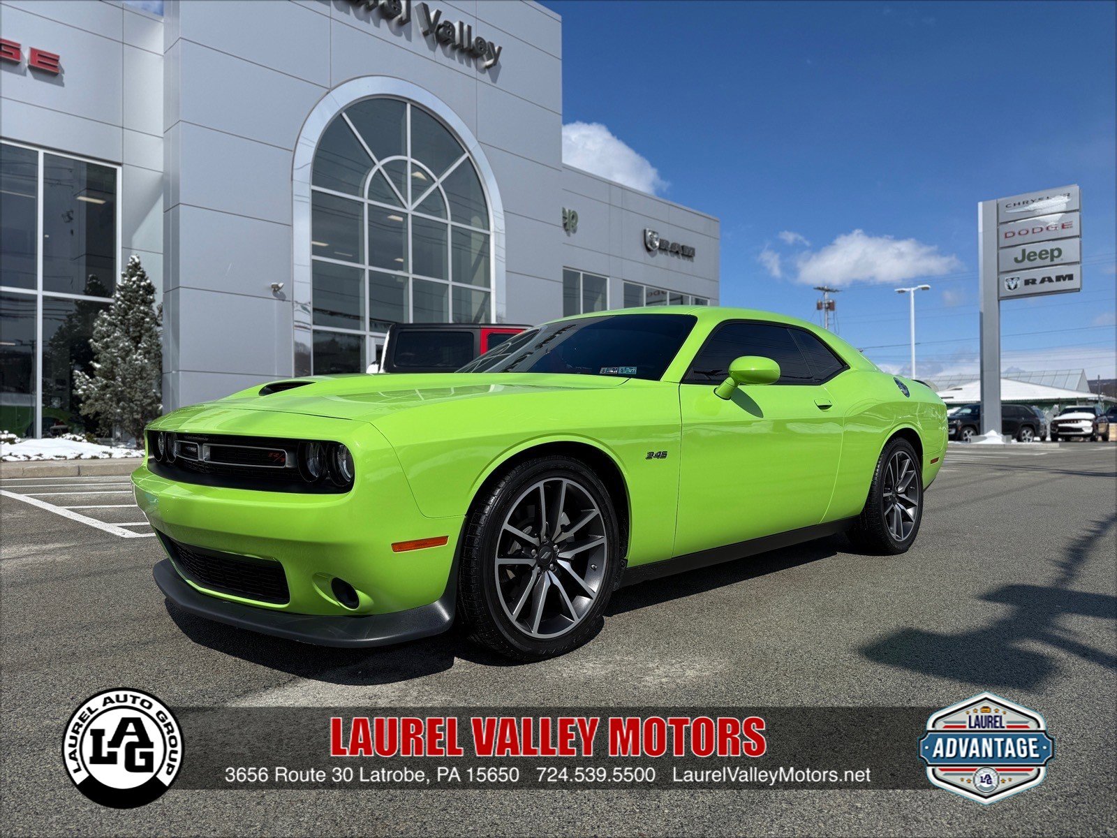 Used 2023 Dodge Challenger R/T RWD image 1
